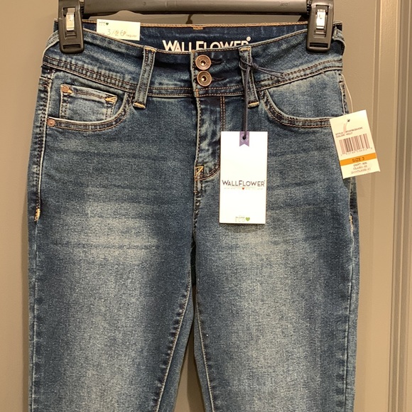 Wallflower jeans NWT - Picture 2 of 9